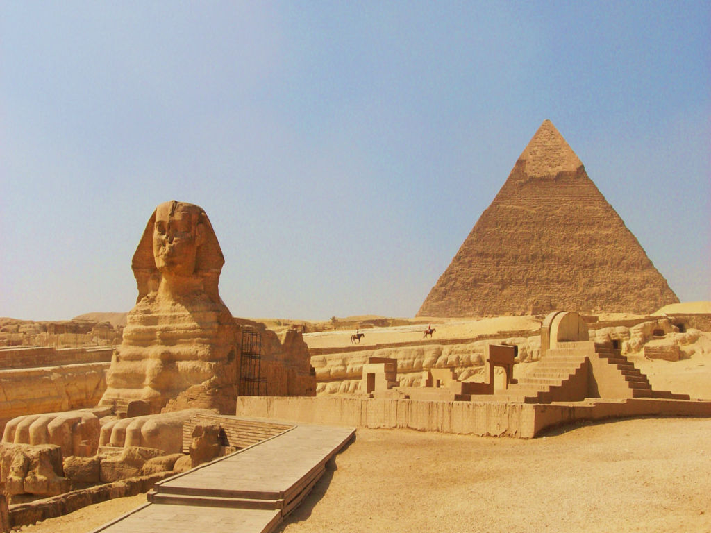 Private Half- Day Tour: Great Pyramids - Sphinx - Egyptian Museum