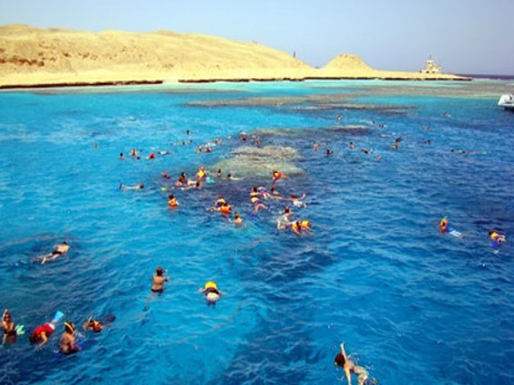 Snorkeling Trip from Safaga Port to Hurghada
